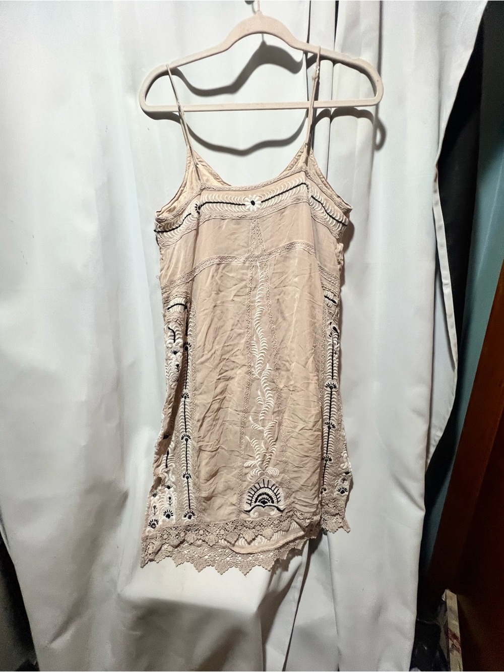Anthropologie Maeve Embroidered Lace Slip Dress Beige Black Size Medium - Picture 3 of 8